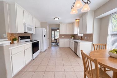 Photo 2 of 21 of 12159 Hawthorne Dr, Montgomery, TX