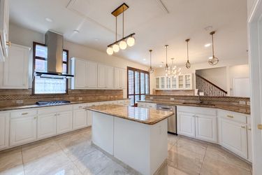 Photo 2 of 33 of 1429 Greenbriar Dr, Allen, TX