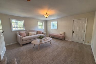 Photo 2 of 25 of 3022 Lindenwood Dr, Columbia, SC