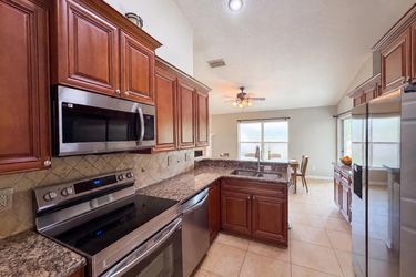 Photo 2 of 29 of 17802 Jefferson St, Oakland, FL