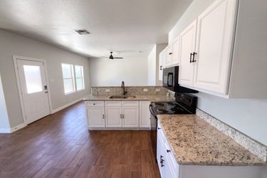 Photo 2 of 18 of 102 Bowdoin St, San Antonio, TX