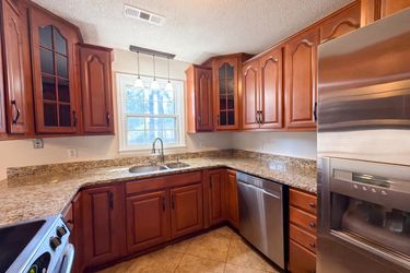 Photo 2 of 24 of 4706 Pineywood Dr SW, Decatur, AL