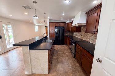 Photo 2 of 26 of 2722 E Nisbet Rd, Phoenix, AZ