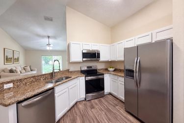 Photo 2 of 23 of 33137 Irongate Dr, Leesburg, FL
