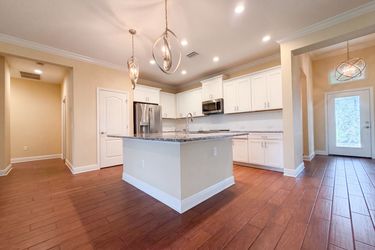 Photo 2 of 24 of 1121 Thornbury Dr, Parrish, FL