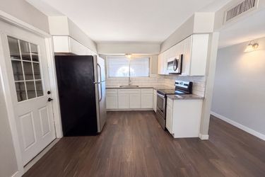 Photo 2 of 22 of 1430 E Flossmoor Ave, Mesa, AZ
