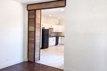 Interior photo of 606 N Cedar St