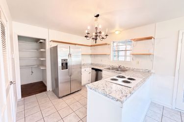Photo 2 of 19 of 4334 Morningside Dr, Helena, AL
