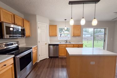 Photo 2 of 34 of 8215 Foxdale Dr, Jacksonville, FL