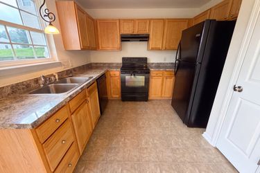 Photo 2 of 21 of 315 Royal Grey Ct, Winston Salem, NC
