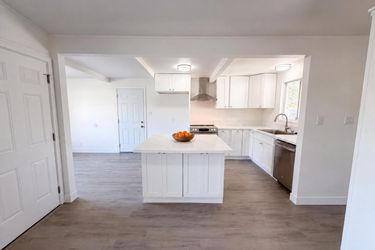 Photo 2 of 29 of 4224 Boone Ln, Sacramento, CA