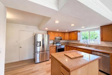 Photo 2 of 41 of 7007 Ursa Pkwy, Sacramento, CA