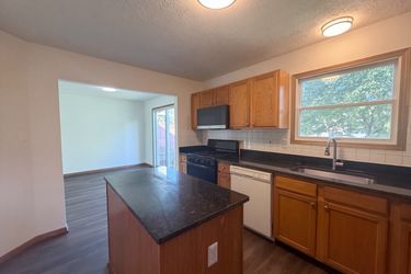 Photo 2 of 26 of 1150 Moneca St, Blacklick, OH
