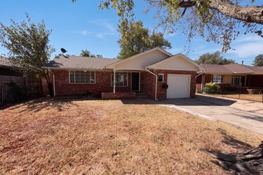 Exterior photo of 1212 SW 54th St