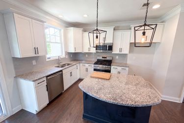 Photo 2 of 18 of 7020 Chrysanthemum Rd, Lancaster, SC