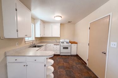 Photo 2 of 23 of 918 Harrison Ave, Lincoln, CA