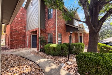 Exterior photo of 40 Chapel Hill Cir