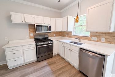 Photo 2 of 18 of 1604 Rocky Glen Ln, Charlotte, NC