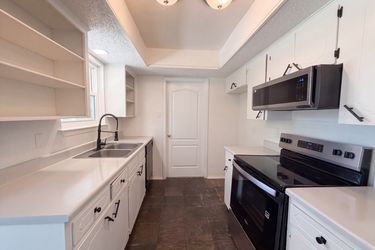 Photo 2 of 17 of 2105 Kirk Ave, Killeen, TX