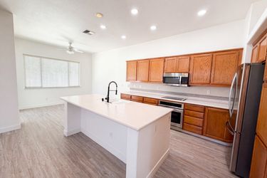 Photo 2 of 28 of 3309 Mokelumne Ct, Modesto, CA