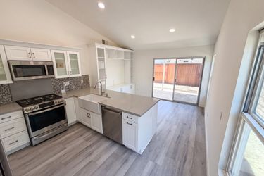 Photo 2 of 22 of 12305 Daisy Ct, Rancho Cucamonga, CA