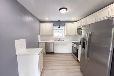 Photo 2 of 17 of 410 Pekoe Ave, Durham, NC