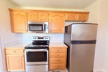 Photo 2 of 19 of 326 Gallop Ln, Springfield, TN