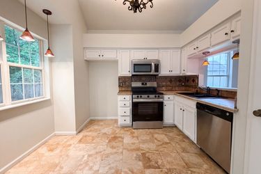 Photo 2 of 18 of 4046 Farmingham Woods Dr, Hermitage, TN