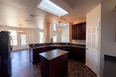 Photo 2 of 31 of 1402 Stone Oak Ct, Cedar Hill, TX