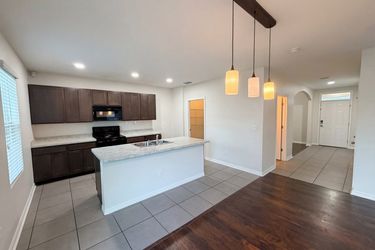 Photo 2 of 34 of 35687 Hillbrook Ave, Zephyrhills, FL