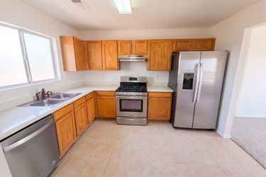 Photo 2 of 18 of 5051 27th Ave NE, Rio Rancho, NM