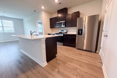 Photo 2 of 16 of 4204 Miranda Pl, Antioch, TN