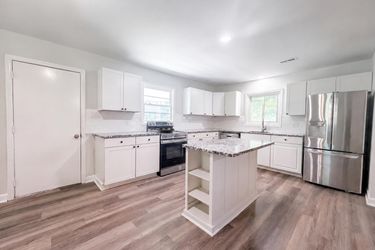 Photo 2 of 16 of 131 Highland Point Ave, Harmony, NC