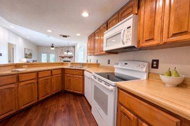 Photo 2 of 18 of 474 Seele St, New Braunfels, TX
