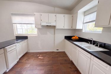 Photo 2 of 19 of 1834 Brooker Rd, Jacksonville, FL