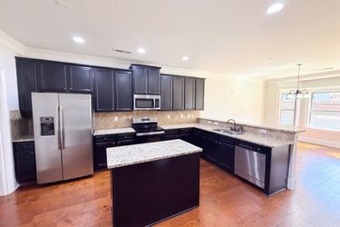 Photo 2 of 24 of 115 Birchwood Ct, Loganville, GA