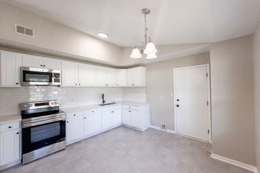 Photo 2 of 16 of 1549 Bingham Dr, Fayetteville, NC