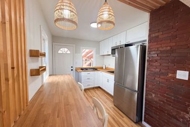 Photo 2 of 40 of 2790 Azelda St, Columbus, OH