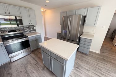 Photo 2 of 31 of 7910 Arvada Pl, Indianapolis, IN