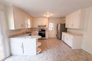 Photo 2 of 19 of 20 Moonglo Cir, Columbia, SC