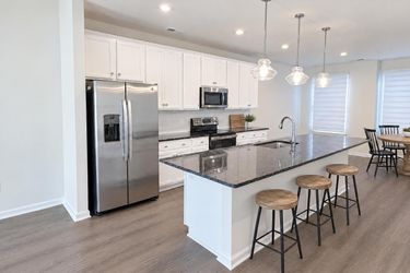 Photo 2 of 21 of 9243 Magellan Pkwy, Glen Allen, VA