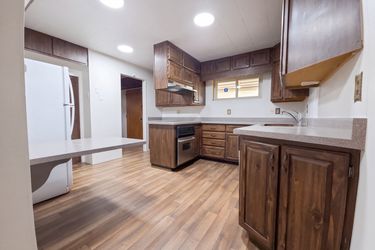Photo 2 of 18 of 9222 Aztec Rd NE, Albuquerque, NM