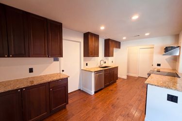 Photo 2 of 19 of 512 W Jefferson St, Wylie, TX