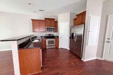 Photo 2 of 24 of 815 Parnell Ct, Columbia, SC