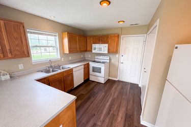 Photo 2 of 35 of 11307 Narrowleaf Dr, Indianapolis, IN