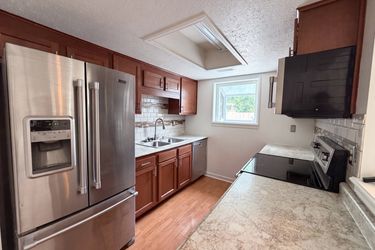 Photo 2 of 16 of 7938 Inverness Dr, Indianapolis, IN