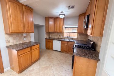 Photo 2 of 29 of 509 Calhoun Pl, Hemet, CA