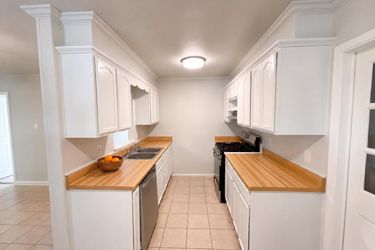 Photo 2 of 19 of 403 Samuel St, San Antonio, TX