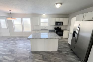 Photo 2 of 31 of 10142 Sandcherry Ln, Indianapolis, IN