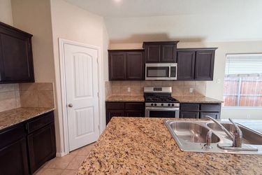 Photo 2 of 20 of 6337 Pontoon St, Fort Worth, TX
